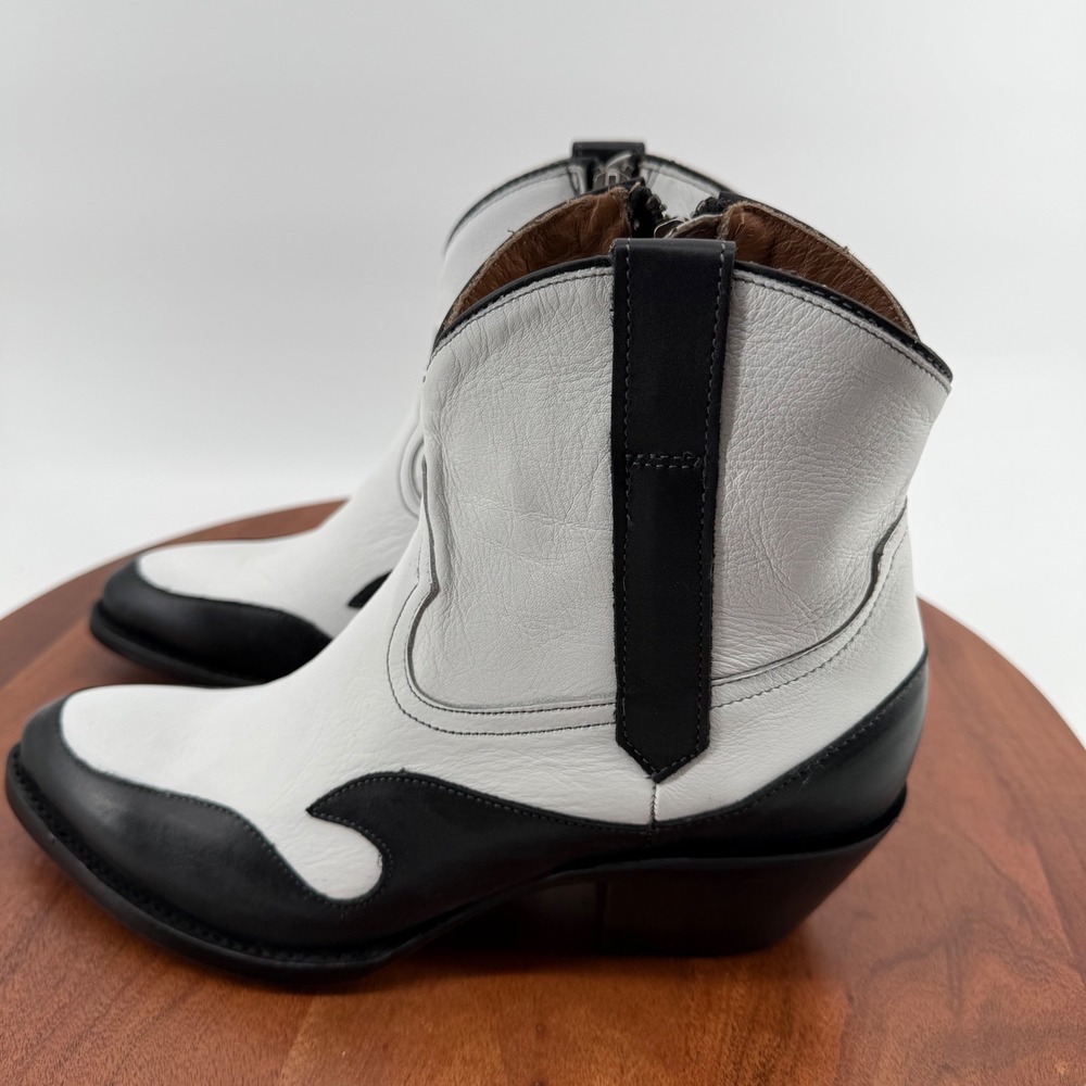 Lucchese M6077 Black White Leather Flame Overlay Side Zip Western Ankle Boots 9B - Picture 2 of 14